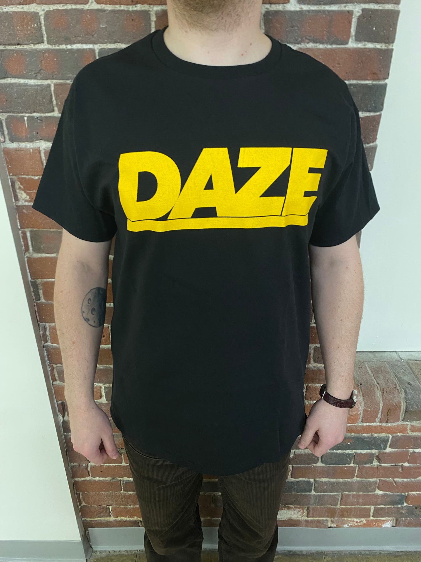 DAZE - Logo Tee (Black/Yellow)